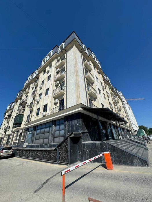 Продаётся офис Мирзо-Улугбекский р-н Ор-р эко базар Первая линия