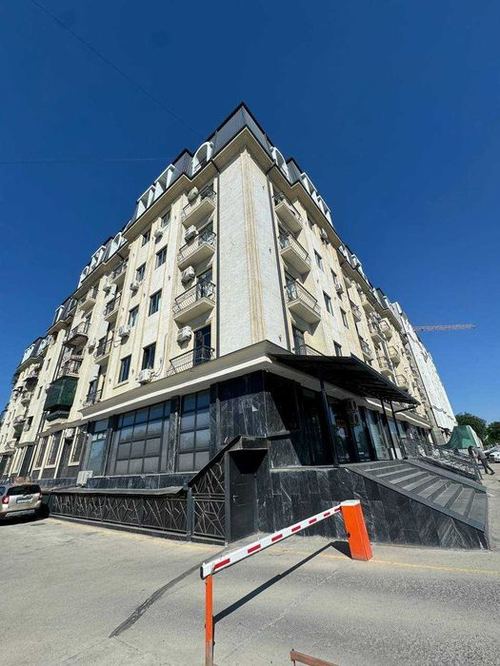 Продаётся офис Мирзо-Улугбекский р-н Ор-р эко базар Первая линия