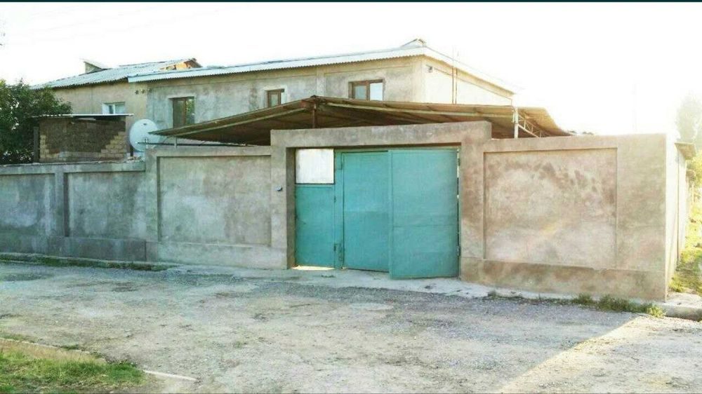 9-xonali uy, 305 m², Qibray, sotuvga
