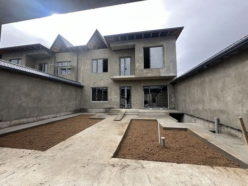 8-xonali kottej, 435 m²