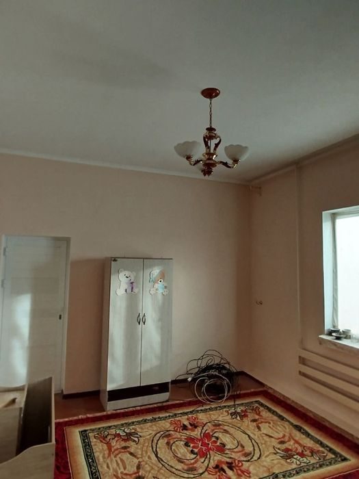 5-xonali uy, 600 m², Qibray, sotuvga