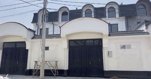 8-комнатный коттедж, 300 м²