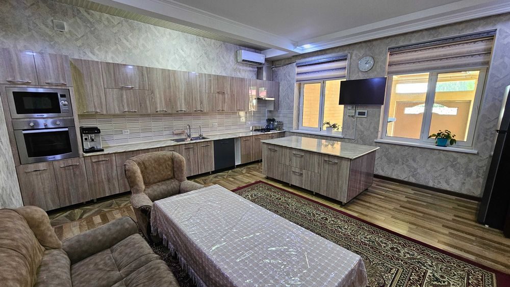 8-комнатный дом, 700 м², Кибрай, на продажу