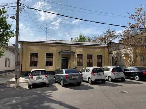 Дархан ул.Лашкарбеги,Кори Нийазий напротив Ж\К "Акай Сити" 200 кв.м