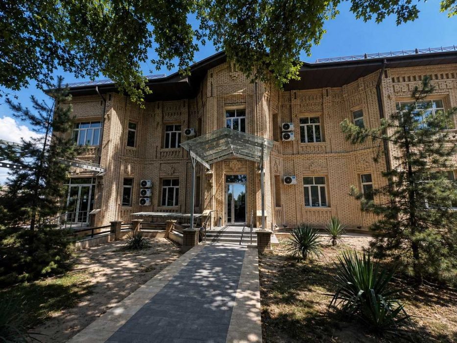 Сдаётся современное отдельно стоящее офисное здание | 1 058 м² (55)