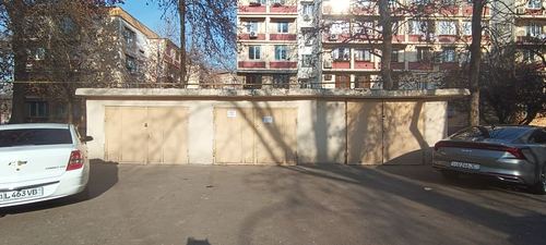 Продаётся  Бетонный гараж