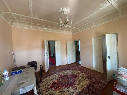 9-room house, 600 m²