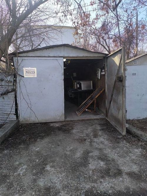 Продам свой гараж.
