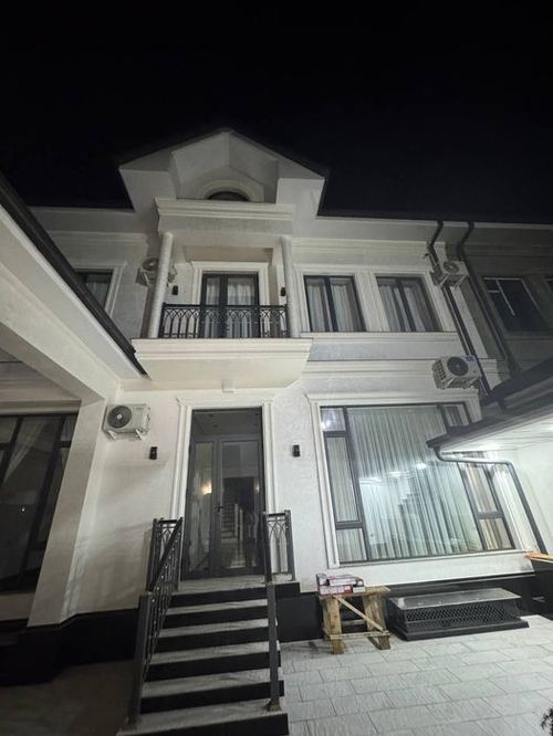 7-room house, 400 m²