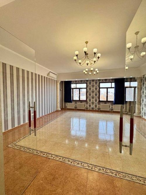 4-xonali kvartira, 189 m²