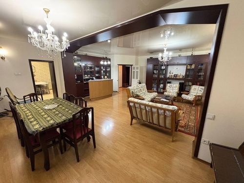 3-xonali kvartira, 145 m²