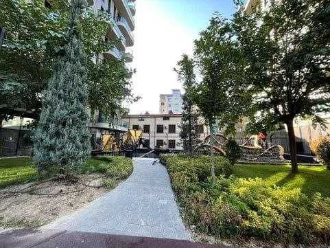 4-xonali kvartira, 150 m²