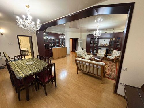 3-xonali kvartira, 145 m²