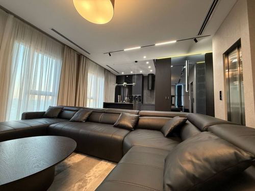 4-xonali kvartira, 300 m²