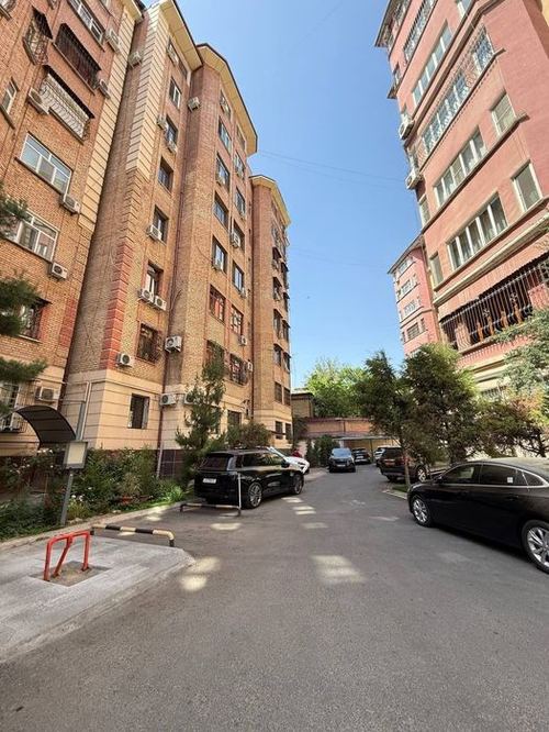 4-xonali kvartira, 140 m²