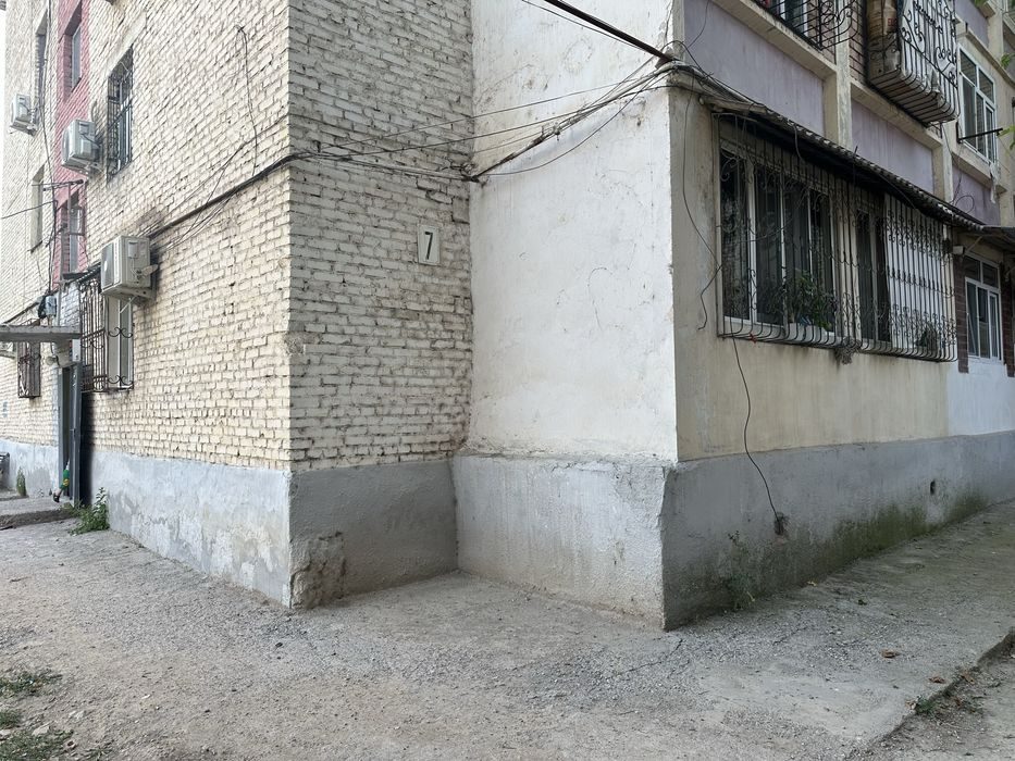 Срочно Продаётся квартира под комерцию Кибрайский район Цент Хокимият