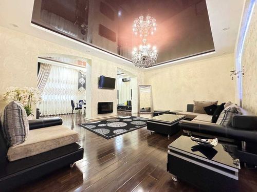4-xonali kvartira, 270 m²