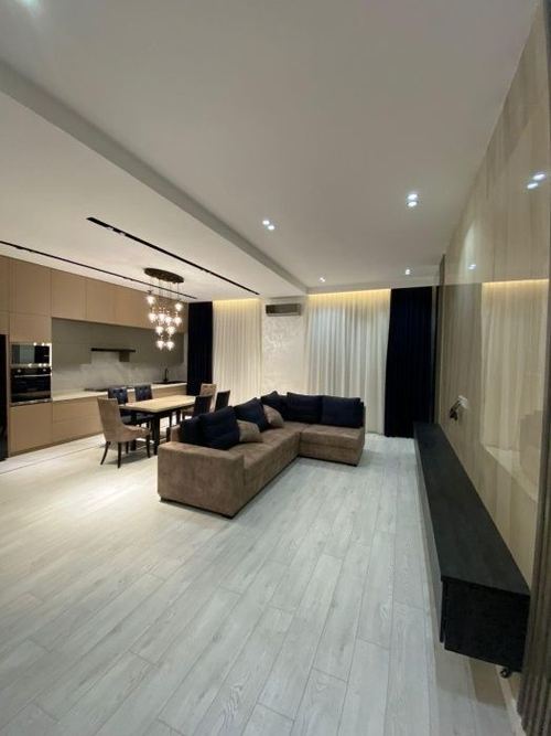 3-xonali kvartira, 130 m²