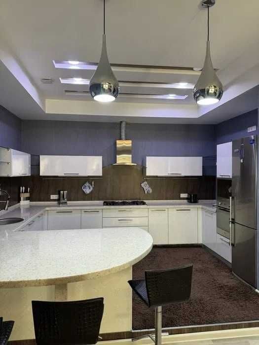 4-room apartment, 180 m², Tashkent, Mirabad District, for sale