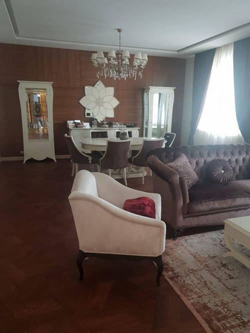 4-room apartment, 182 m²