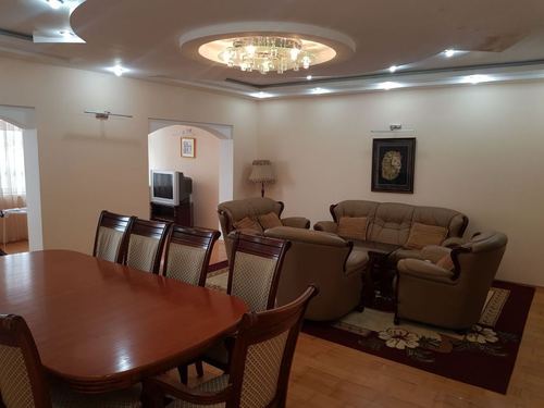4-room apartment, 230 m²