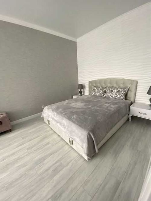 2-xonali kvartira, 180 m²