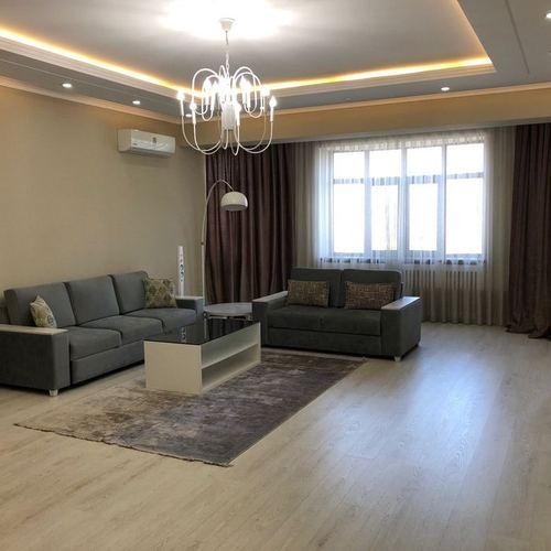 3-xonali kvartira, 130 m²