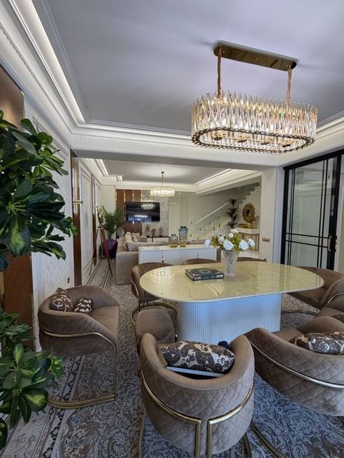 5-комнатная квартира, 200 м²