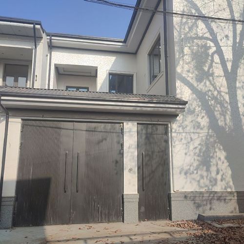 5-xonali uy, 230 m²