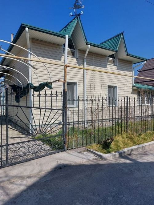 5-xonali dacha, 150 m²