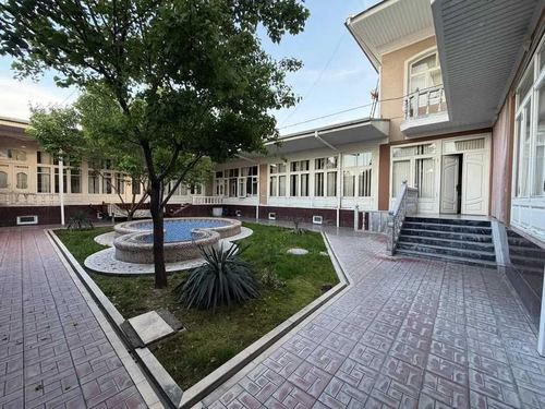 11-room house, 450 m²