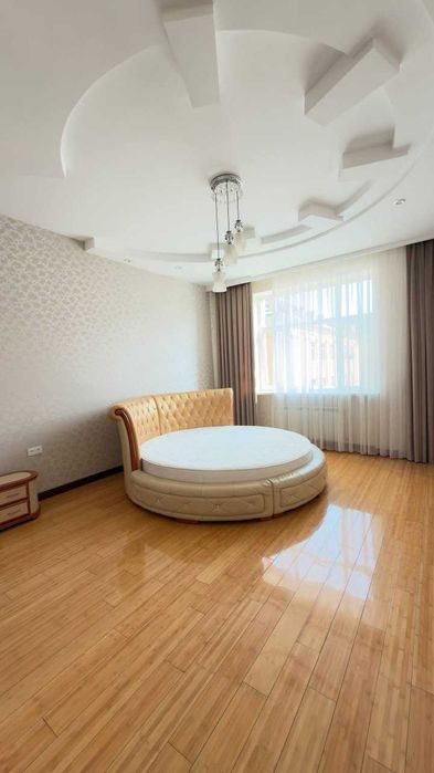 4-комнатная квартира, 120 м², Ташкент, Мирабадский район, в аренду