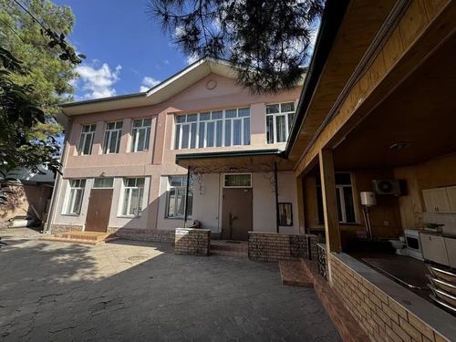 8-xonali uy, 360 m²