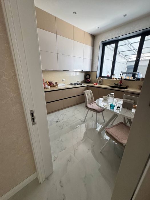 5-xonali uy, 200 m², Toshkent, Mirobod tumani, sotuvga
