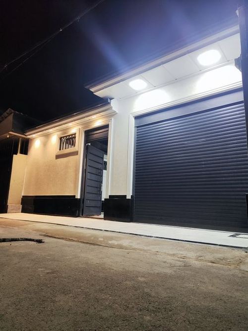 9-xonali uy, 240 m²