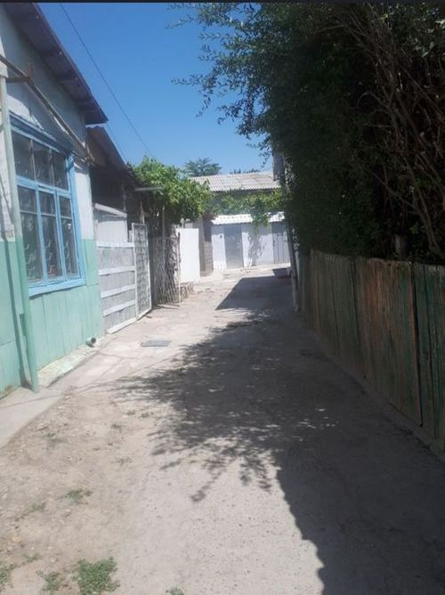 Srochna 74kv.m hovli sotiladi