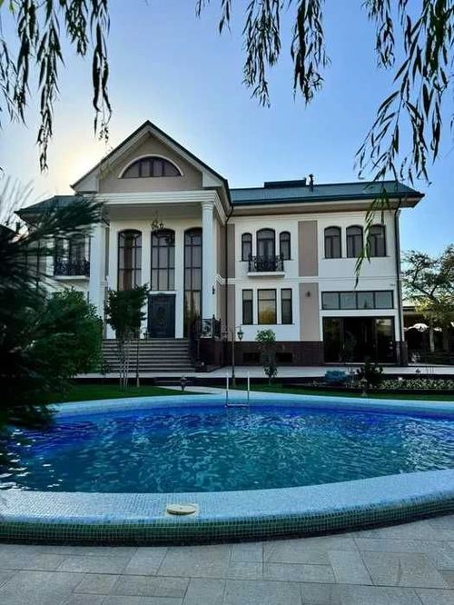 6-room house, 400 m²