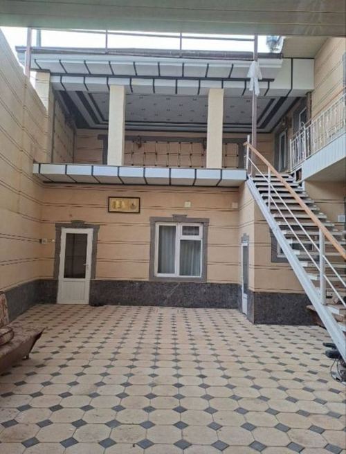 8-xonali uy, 250 m²