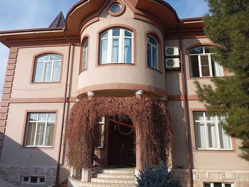 5-room house, 320 m²