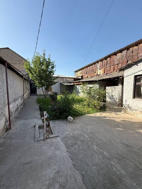 Мирабадский район ул Олтинкуль возле ТЦ Магнит 10 соток земли срочно