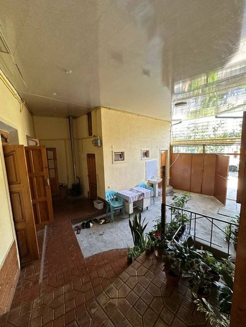 3-xonali uy, 150 m²