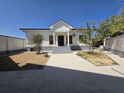 4-xonali uy, 220 m²