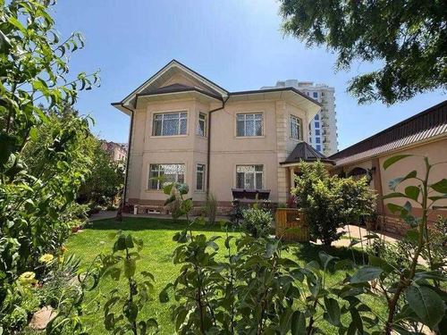 7-xonali uy, 780 m²