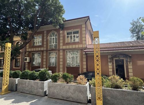 7-xonali uy, 700 m²