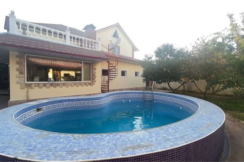 6-xonali uy, 730 m²