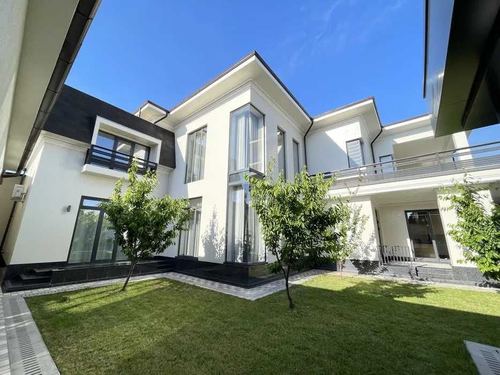 10-room house, 6000 m²