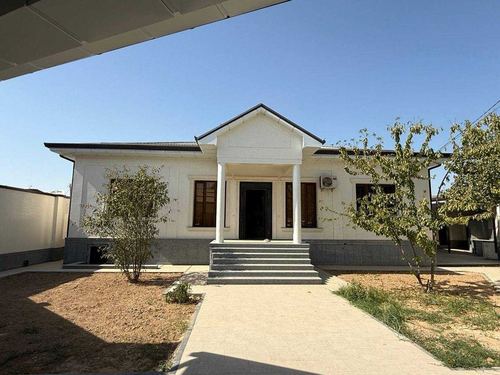 5-room house, 300 m²
