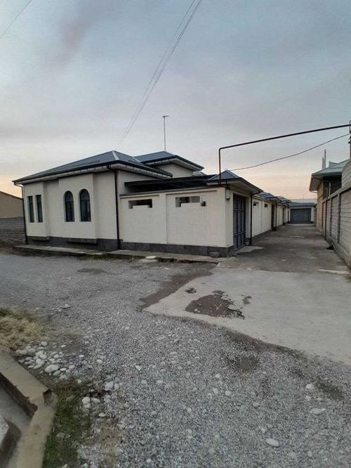 4-комнатный коттедж, 200 м²