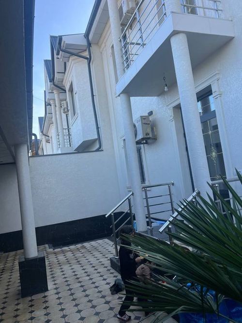 6-xonali uy, 300 m²