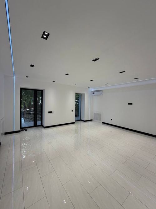 90м² |Ойбек|1 линия|Офис|Шоурум|Авиакасса|Туризм|Салон|Бутик|FOR RENT
